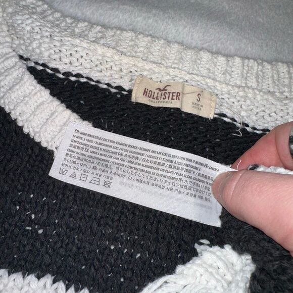 Hollister Size Small Black White Stripe Crop Sweater Intentionally Distressed - Picture 7 of 9